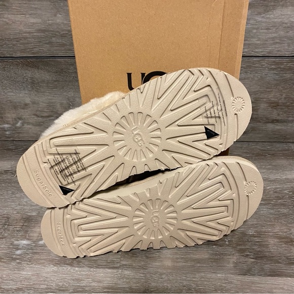 UGG | Nita Ultra Mini Bootie Closed Back Slippers SAND NEW - Picture 3 of 14